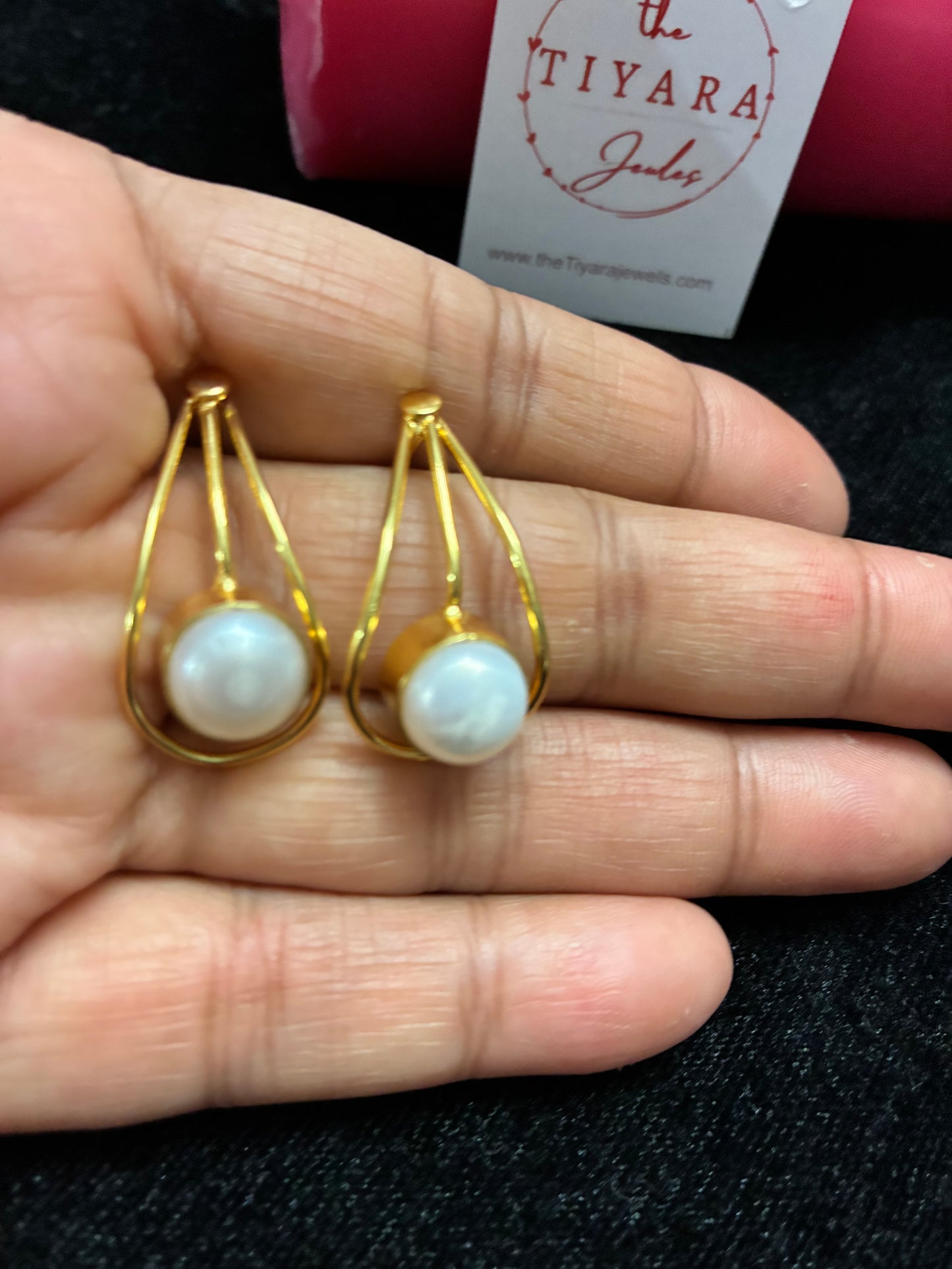 Hanging Pearl Earring