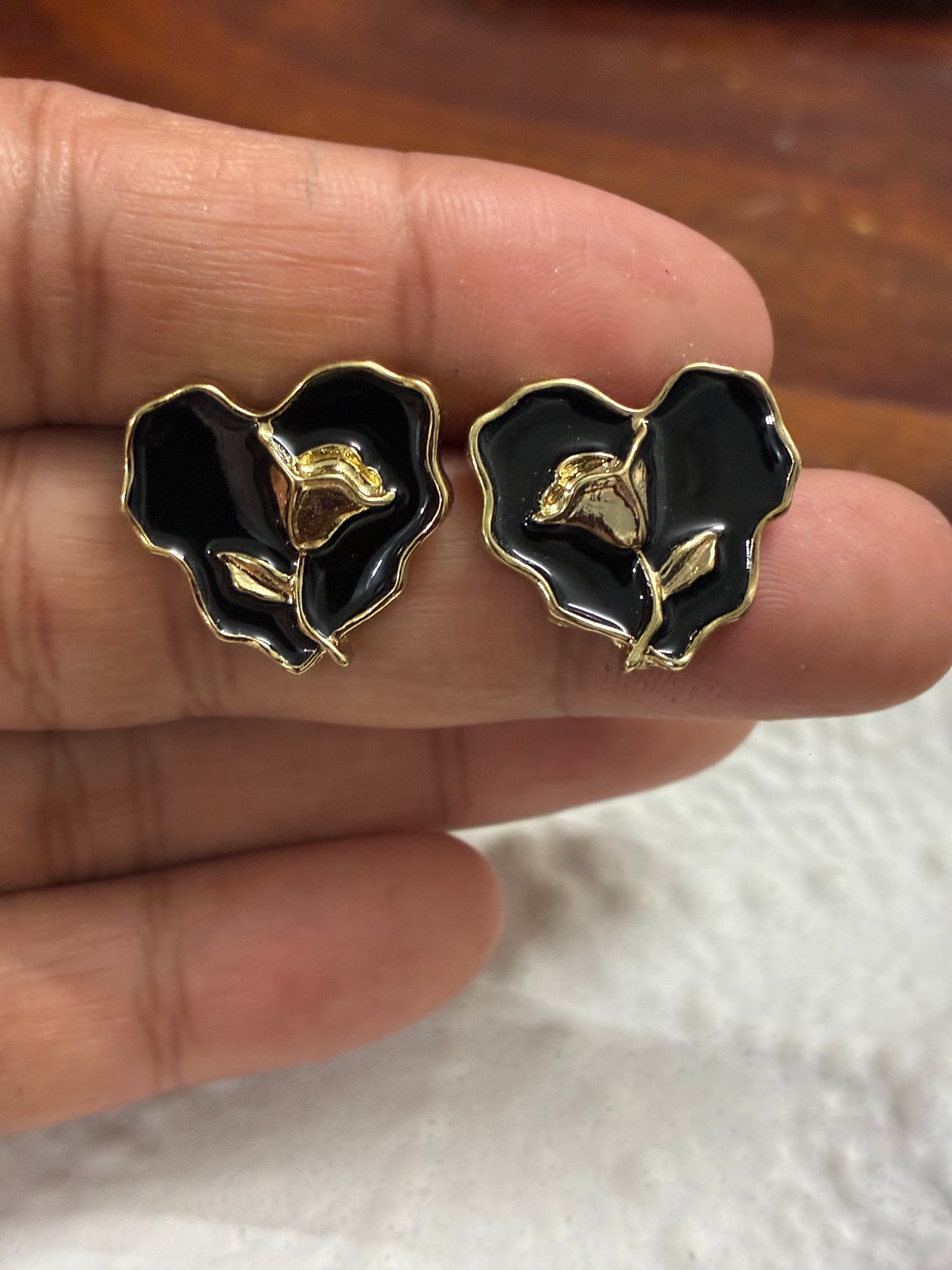 Heart with two Leaf Studs