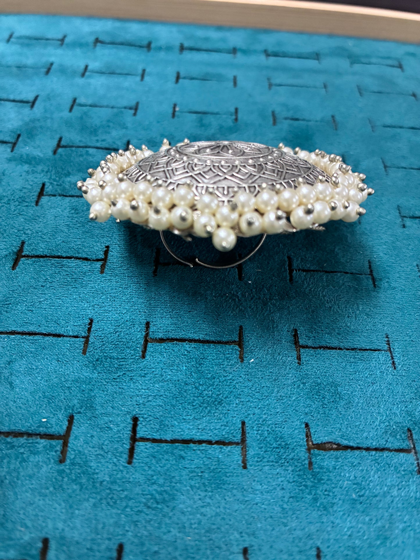 Pearl studded Sliver touch Ring