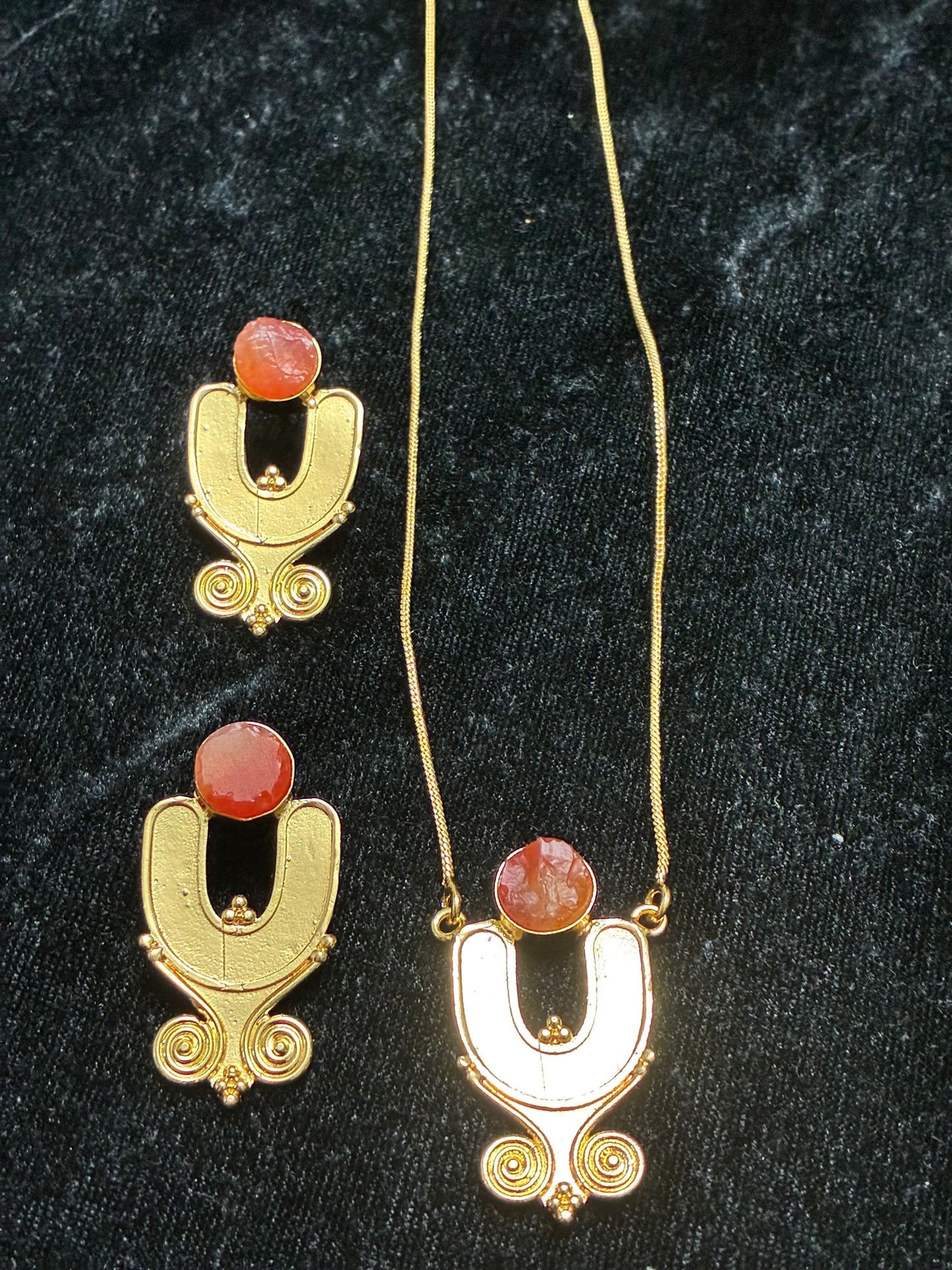 Red Egyptian Set
