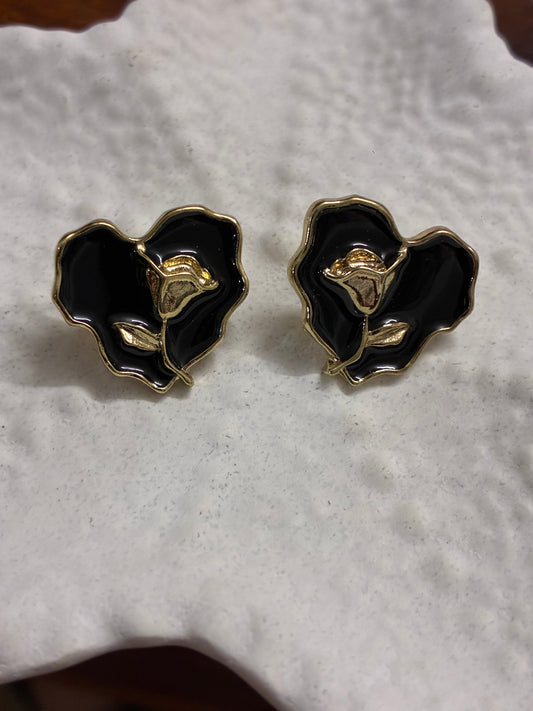 Heart with two Leaf Studs