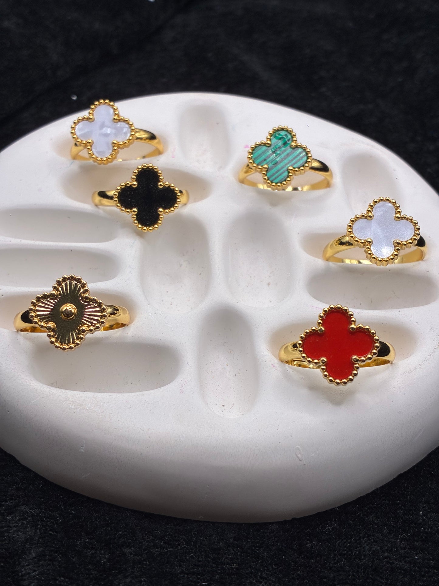 Clover Rings
