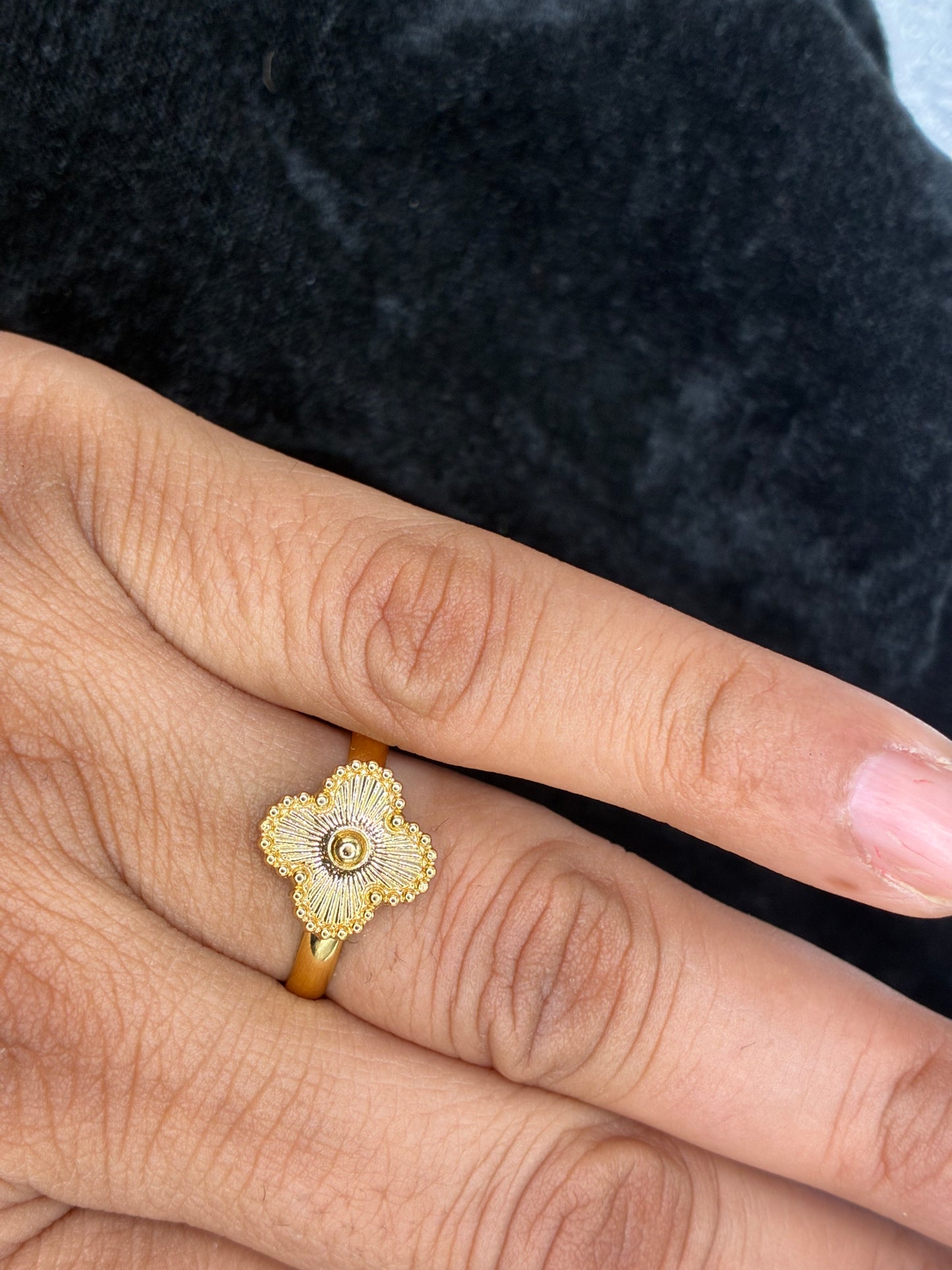 Clover Rings