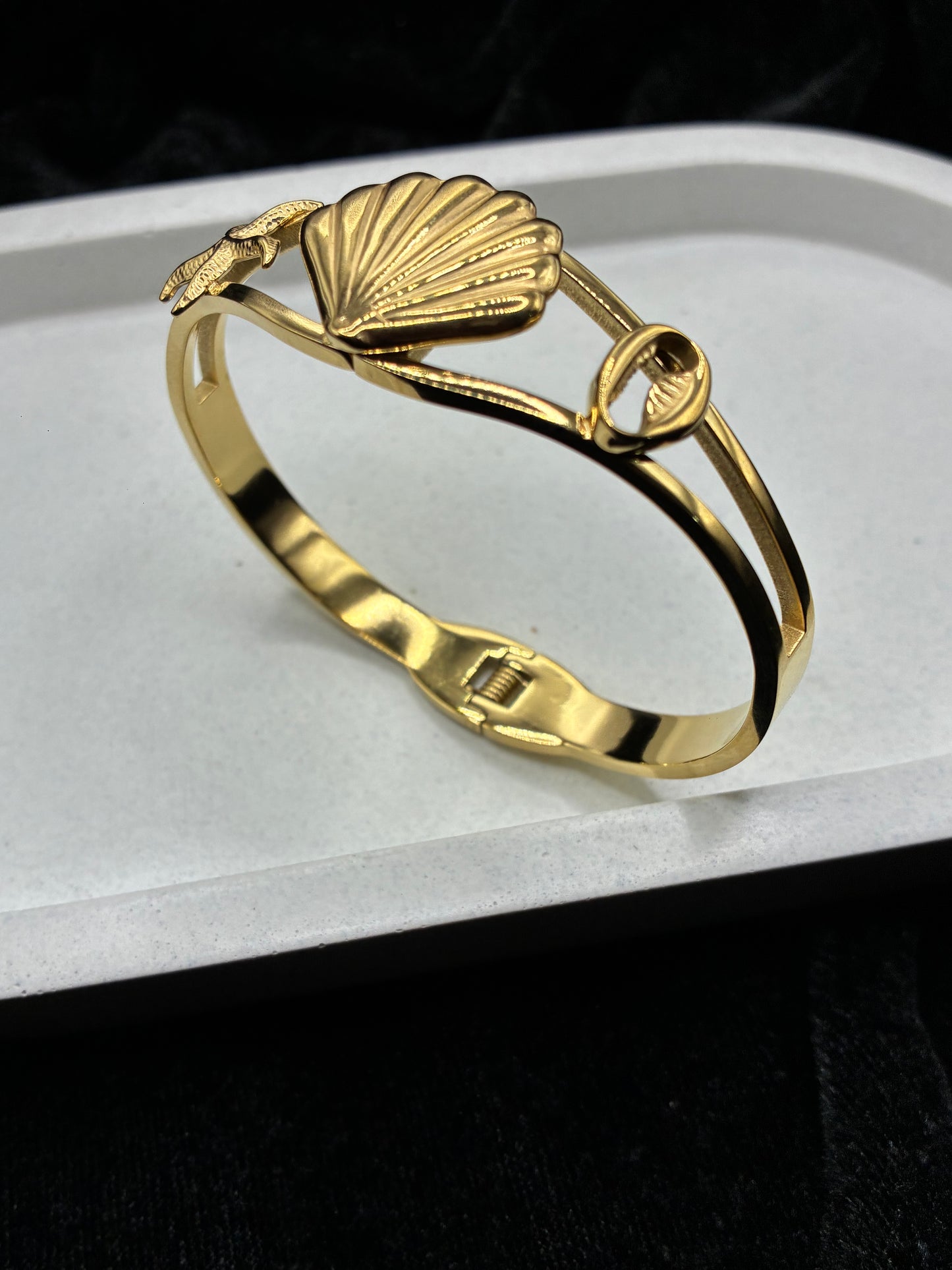 Shell Shape Bracelet