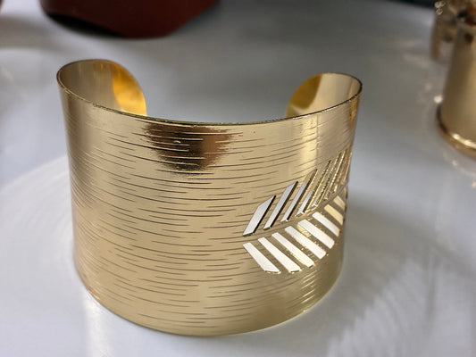 AntiTranish Broad Floral Bracelet