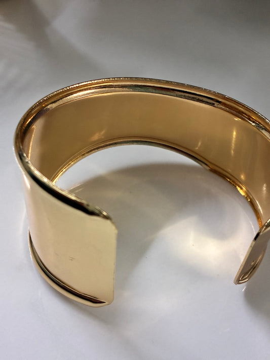 AntiTranish Sleek Broad Bracelet